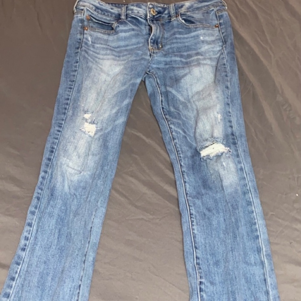 Size 10 American eagle jeans.